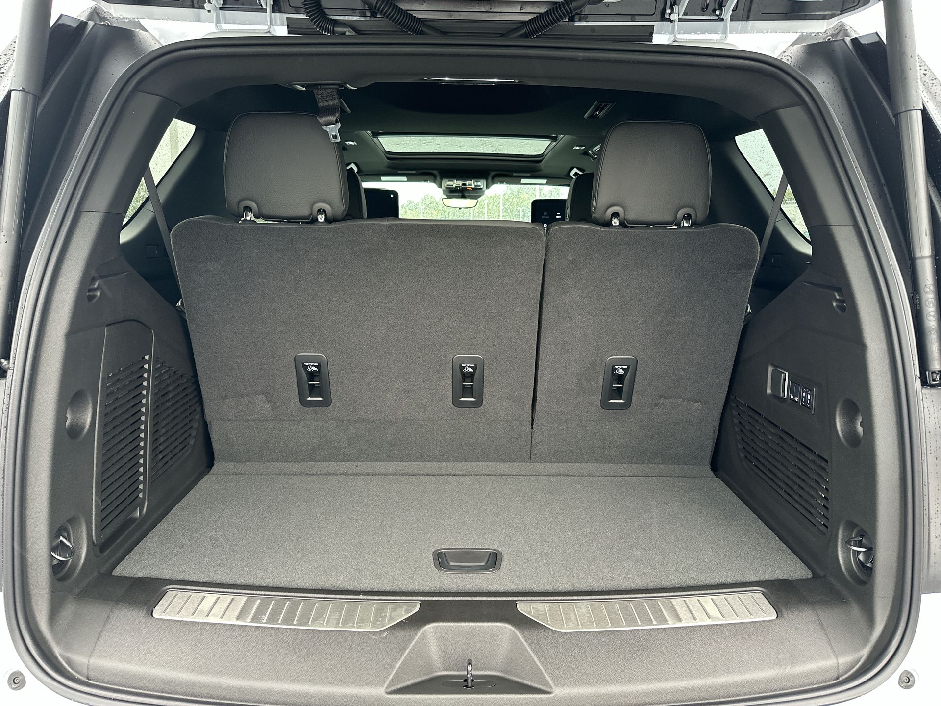 2027 GMC Yukon Denali - Photo 24