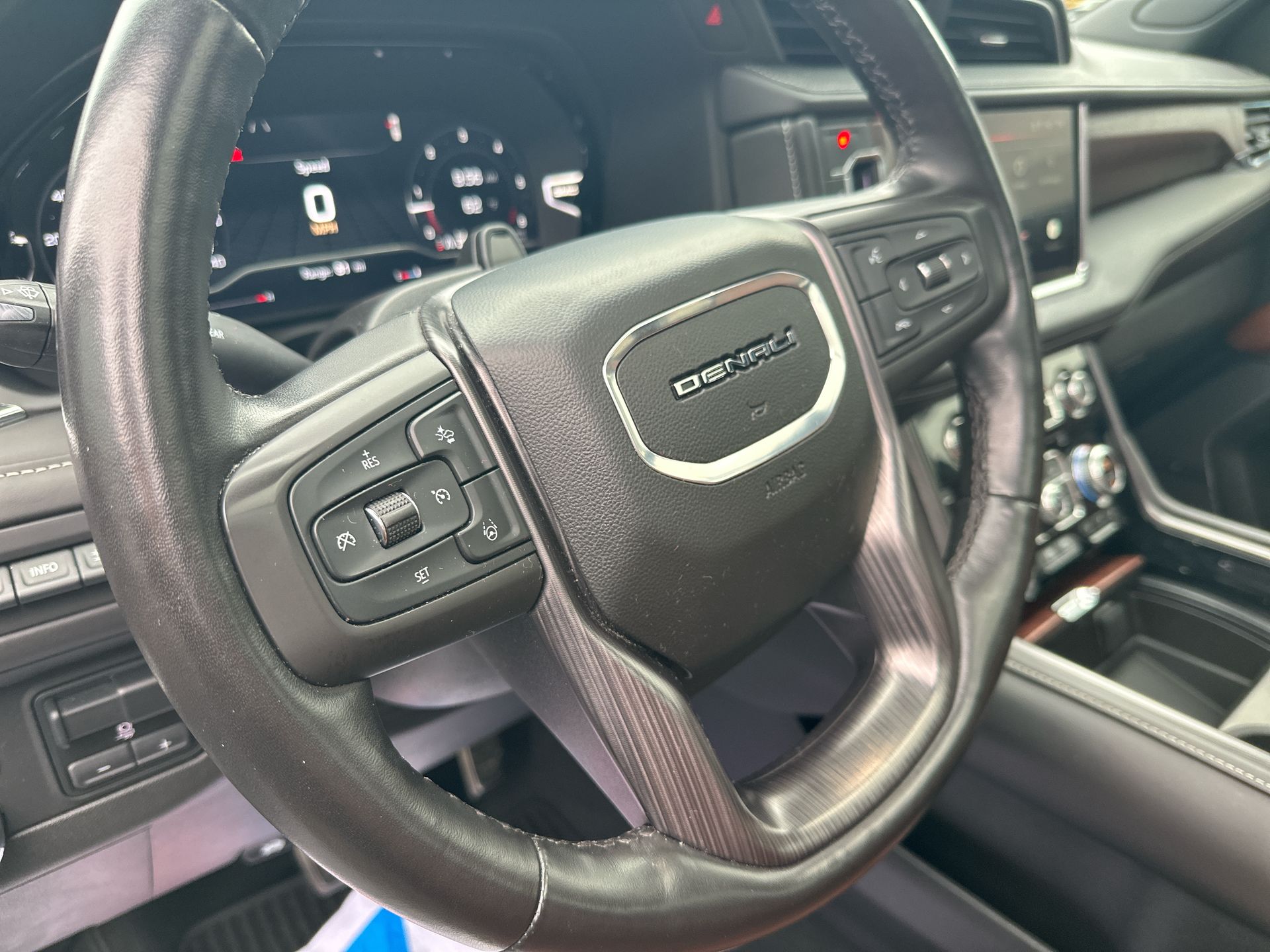 2023 GMC Yukon Denali Ultimate