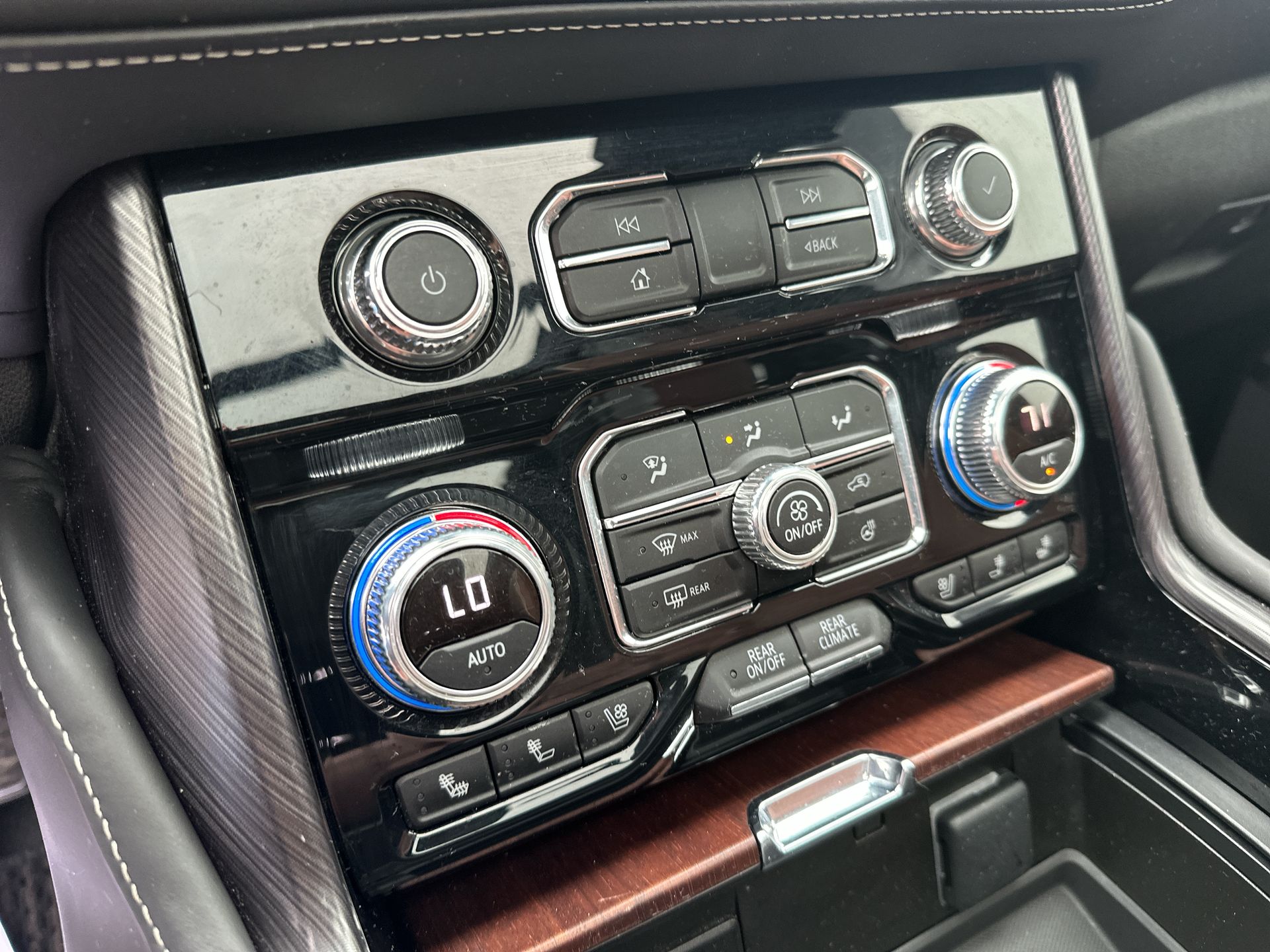 2023 GMC Yukon Denali Ultimate
