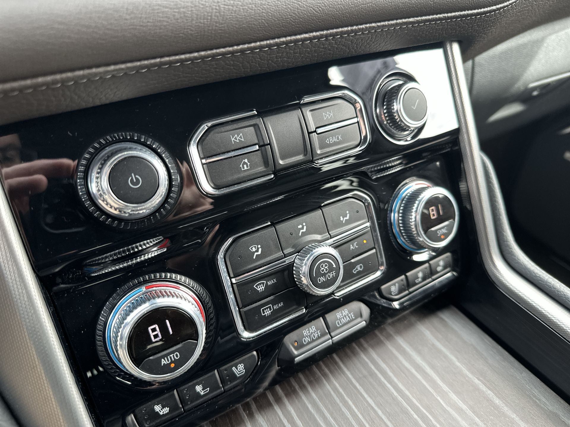 2023 GMC Yukon XL Denali