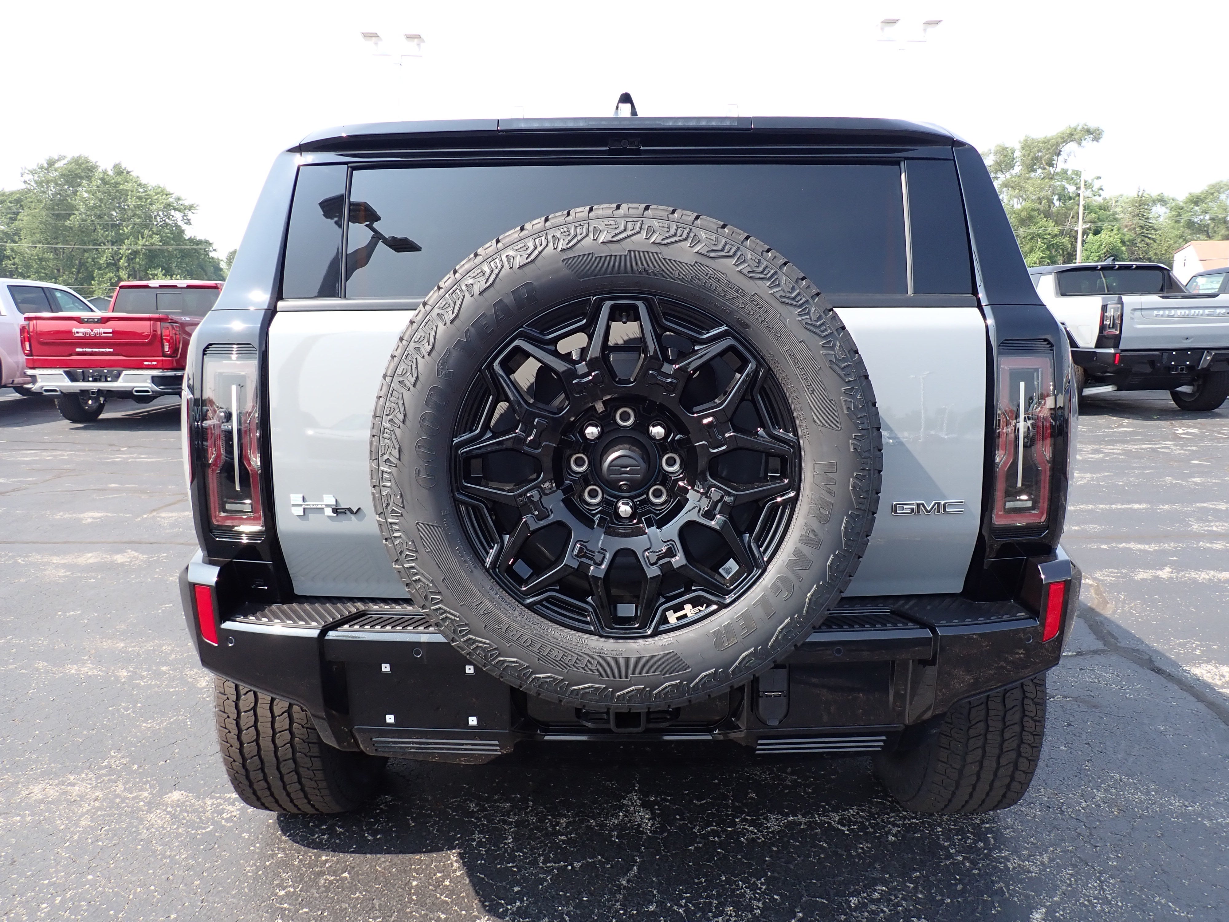 2025 GMC HUMMER EV SUV 2X