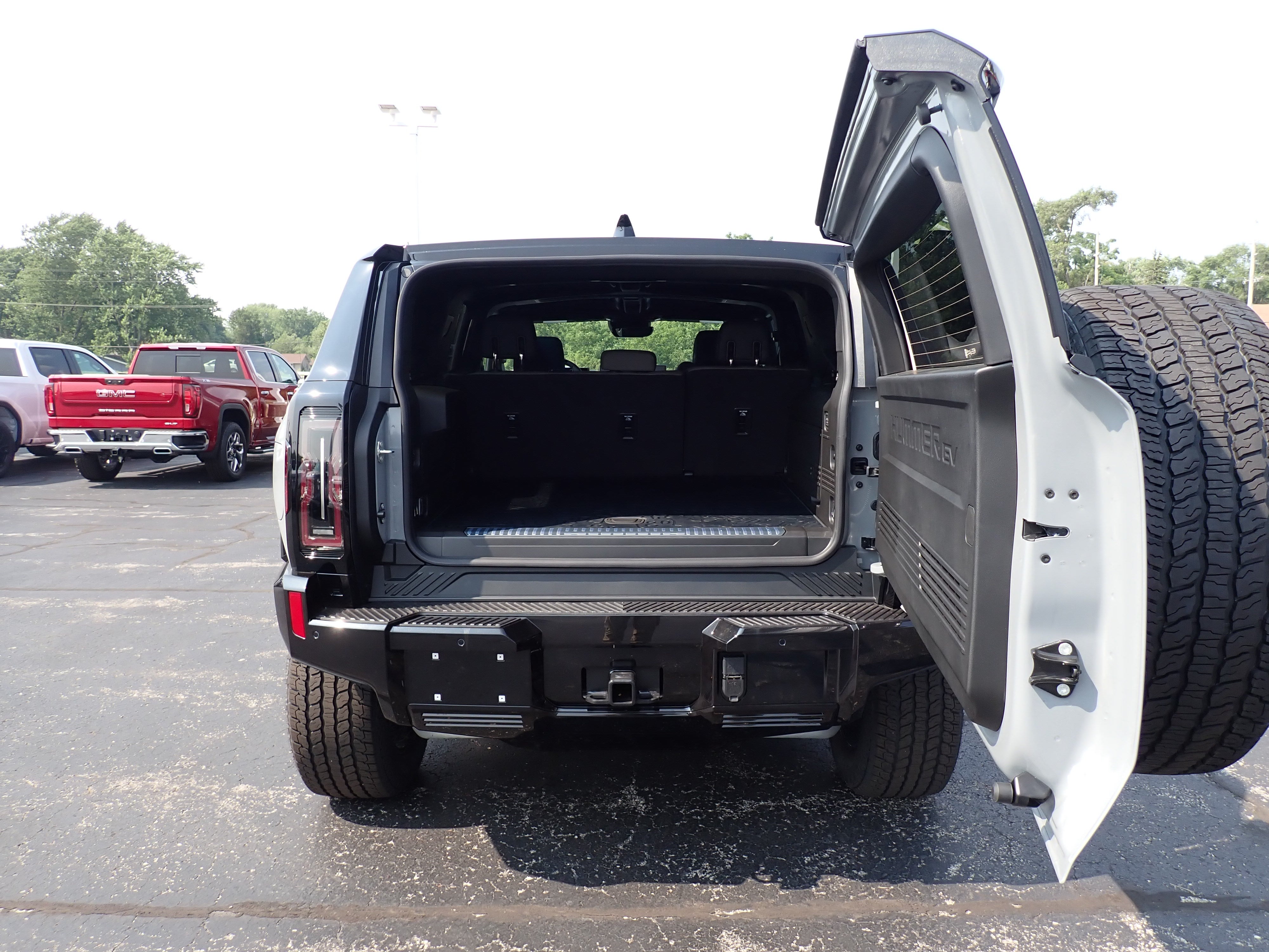 2025 GMC HUMMER EV SUV 2X