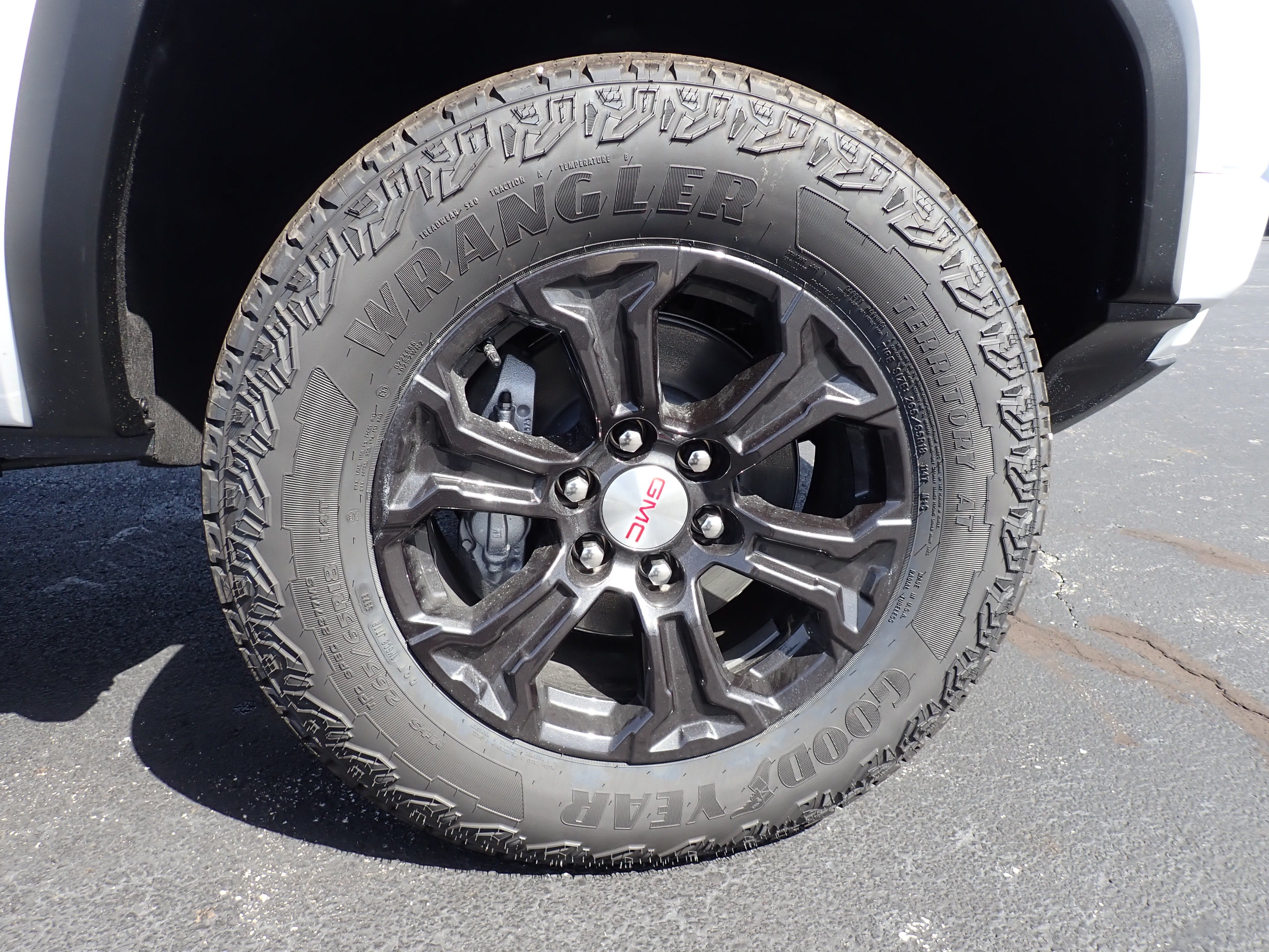 2025 GMC Canyon Elevation