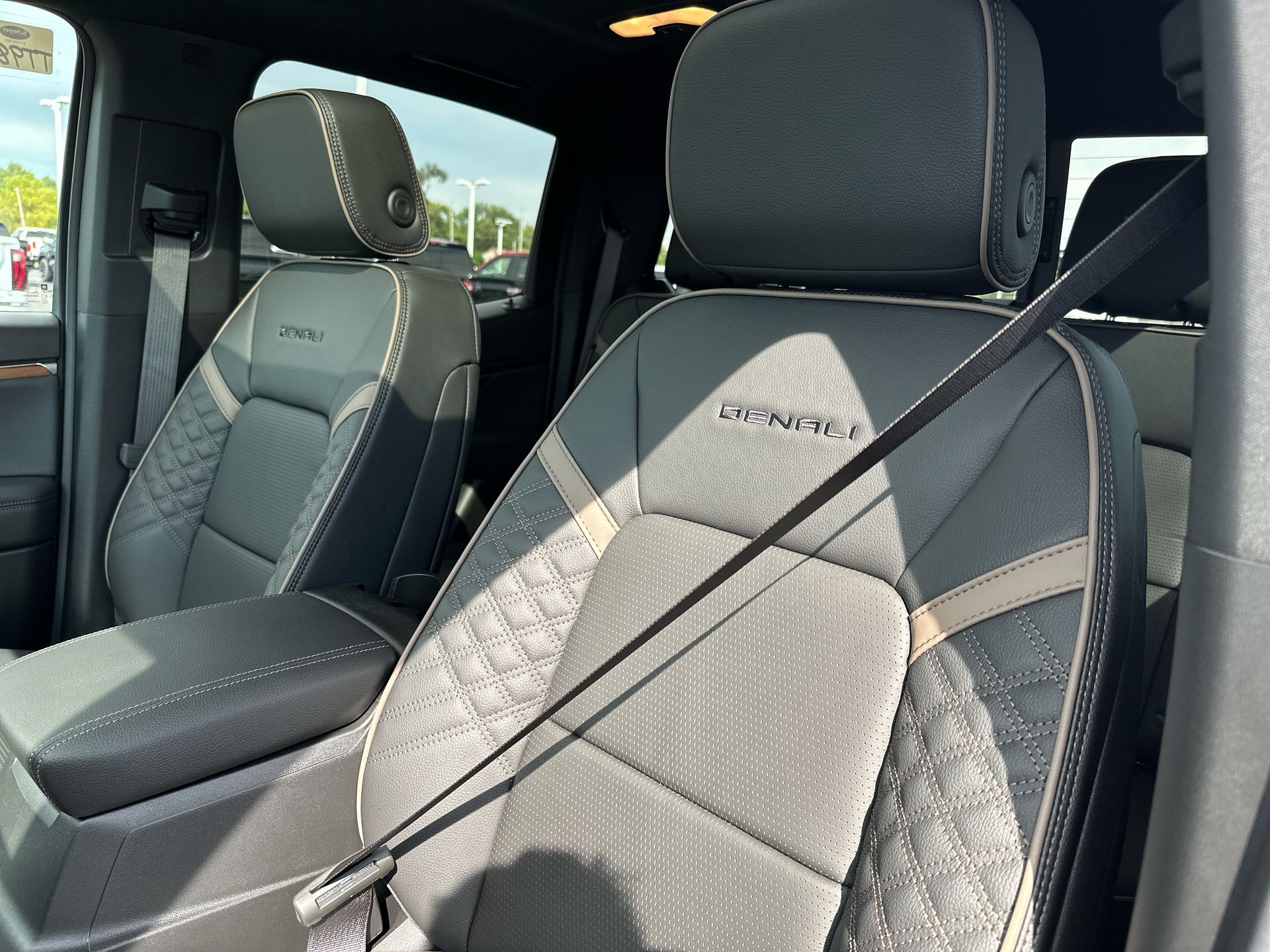 2026 GMC Canyon Denali - Photo 11