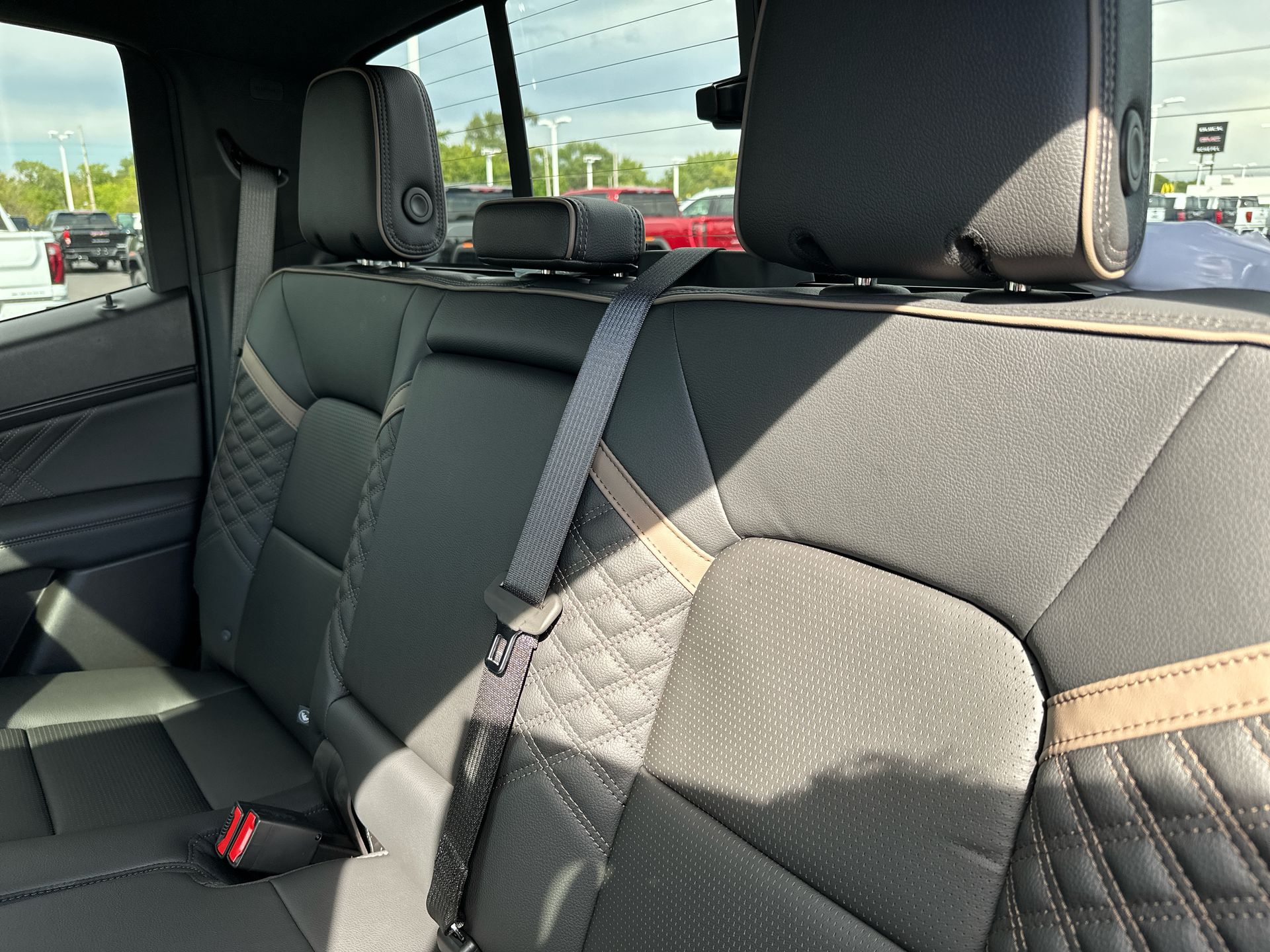 2026 GMC Canyon Denali - Photo 22