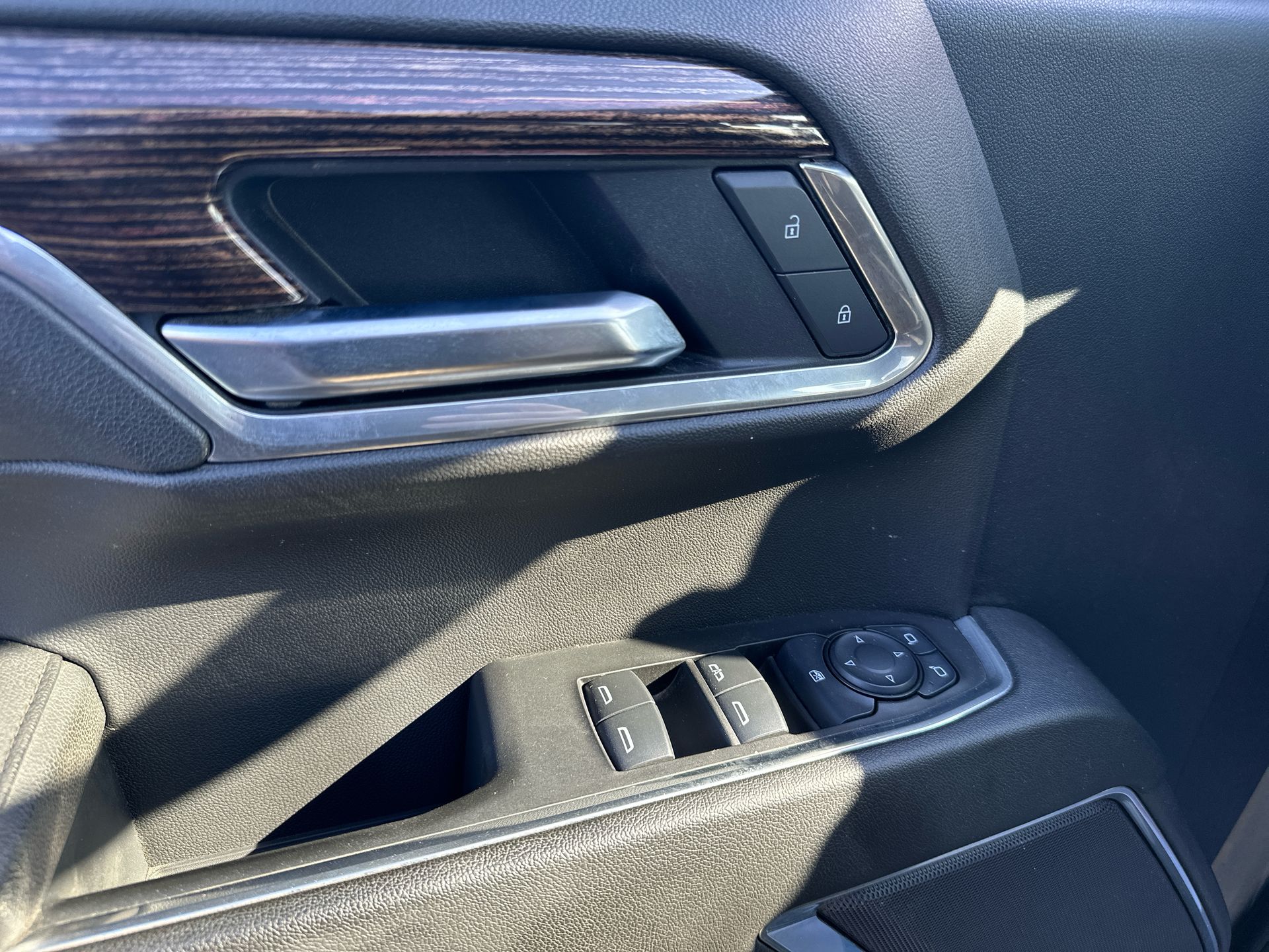 2025 GMC Sierra 1500 SLE - Photo 13