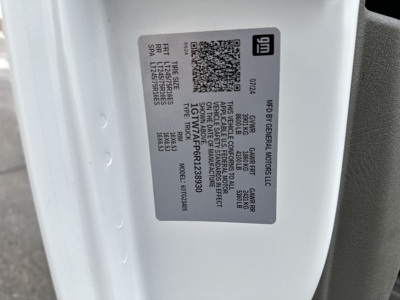 2024 GMC Savana Cargo 2500 Work Van