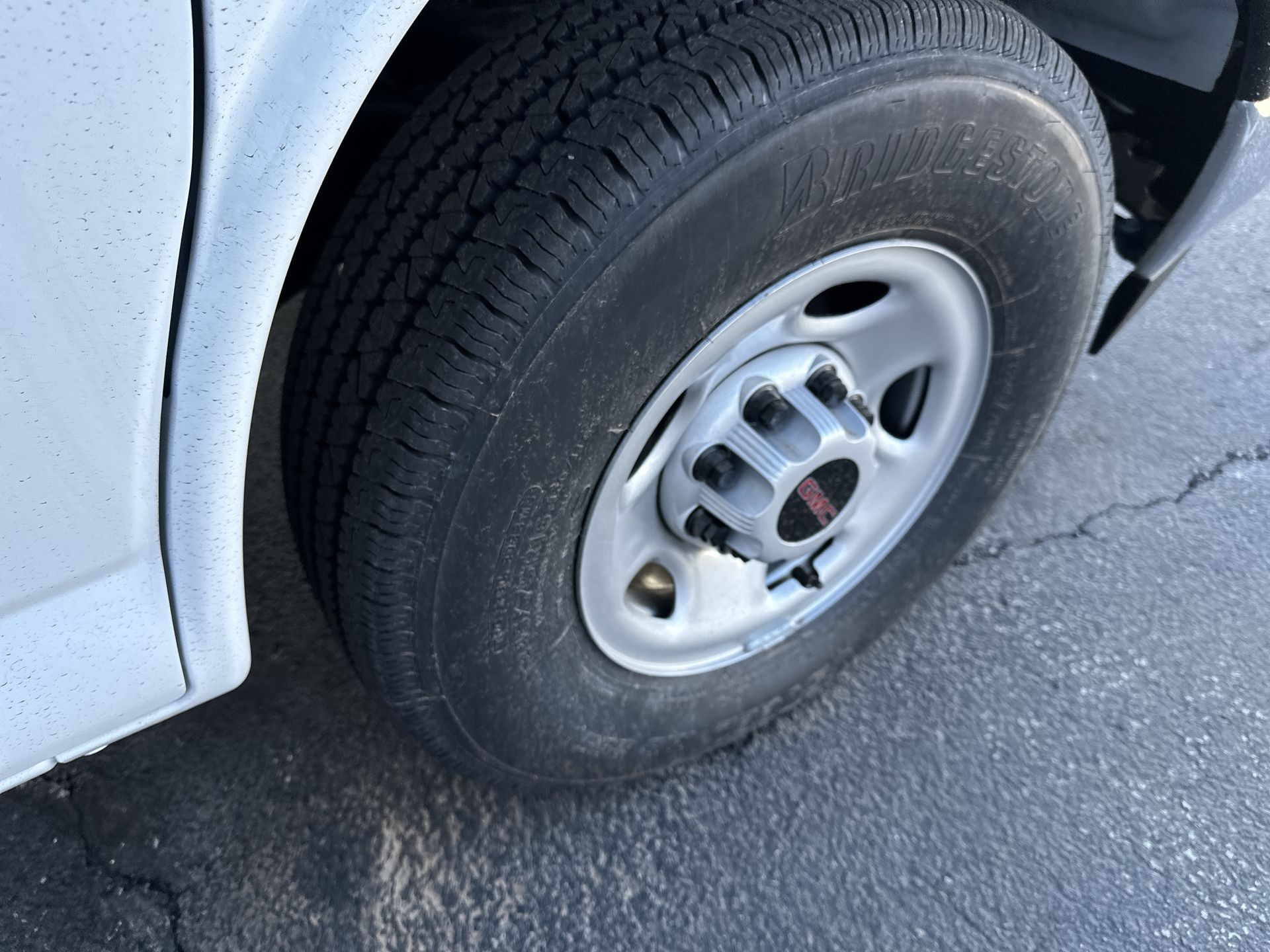 2025 GMC Savana Cargo 2500 Work Van