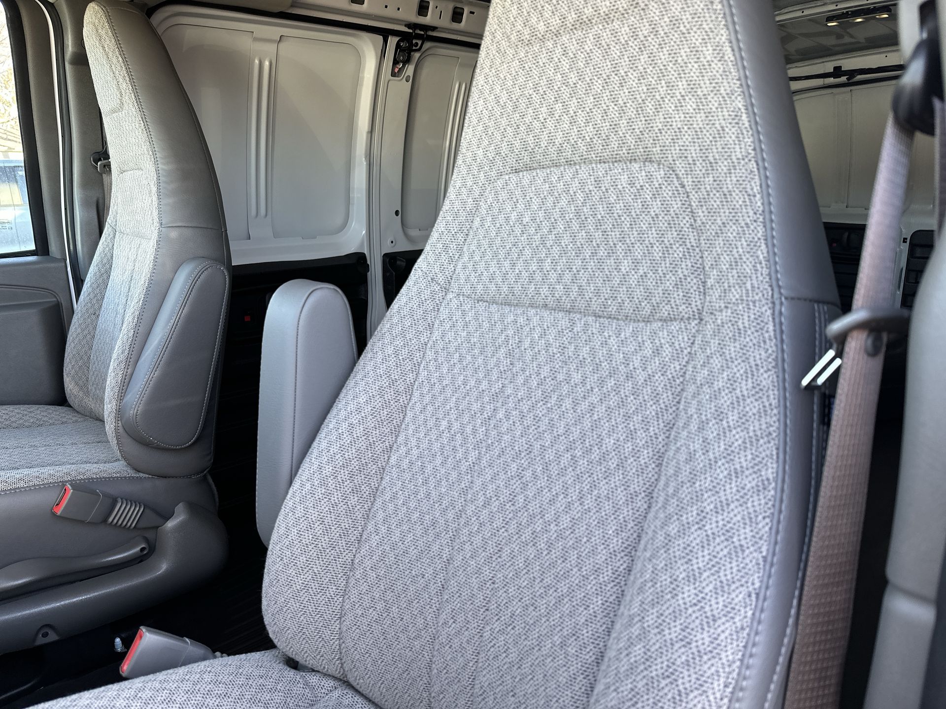 2025 GMC Savana Cargo 2500 Work Van