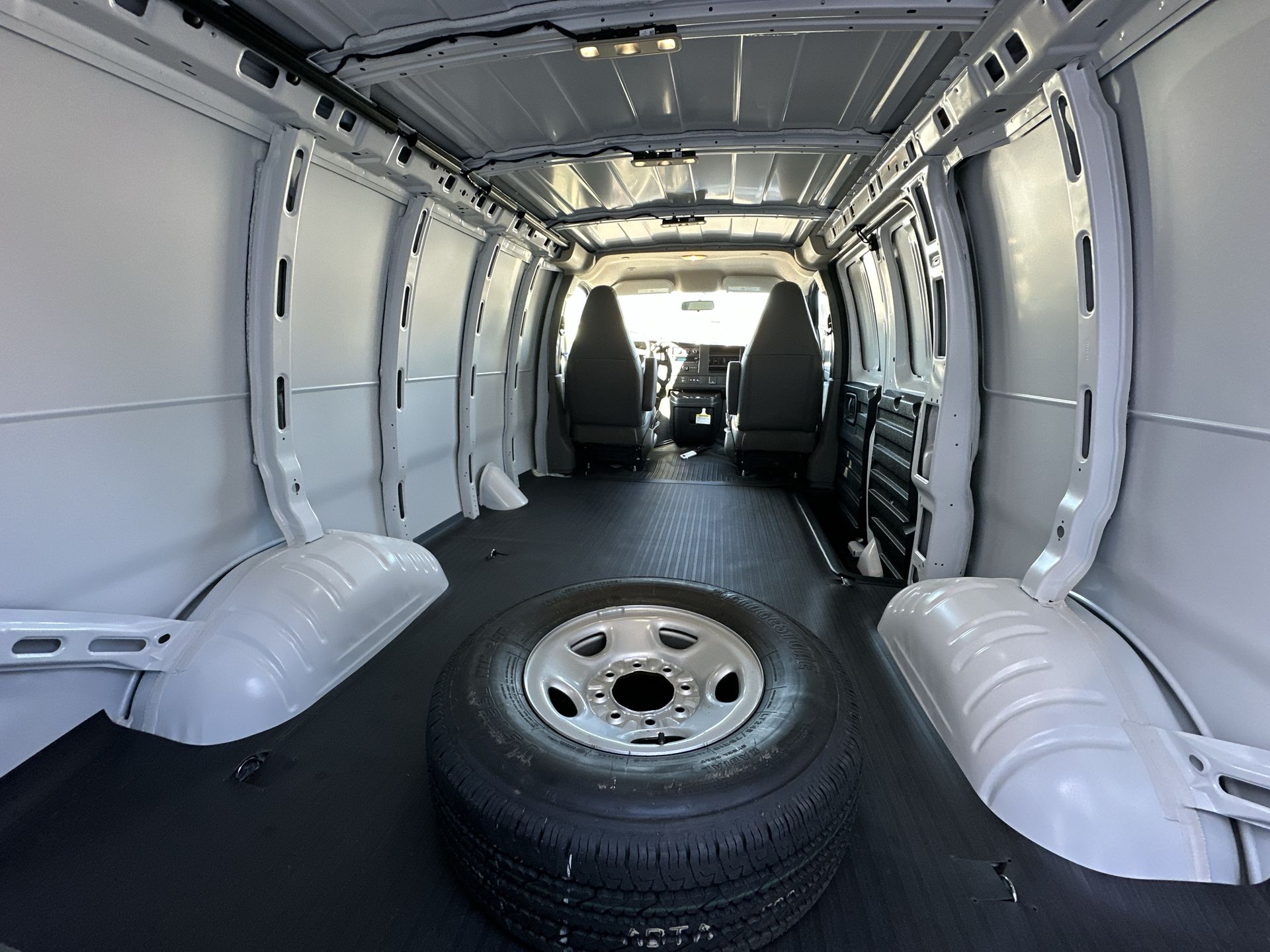 2025 GMC Savana Cargo 2500 Work Van