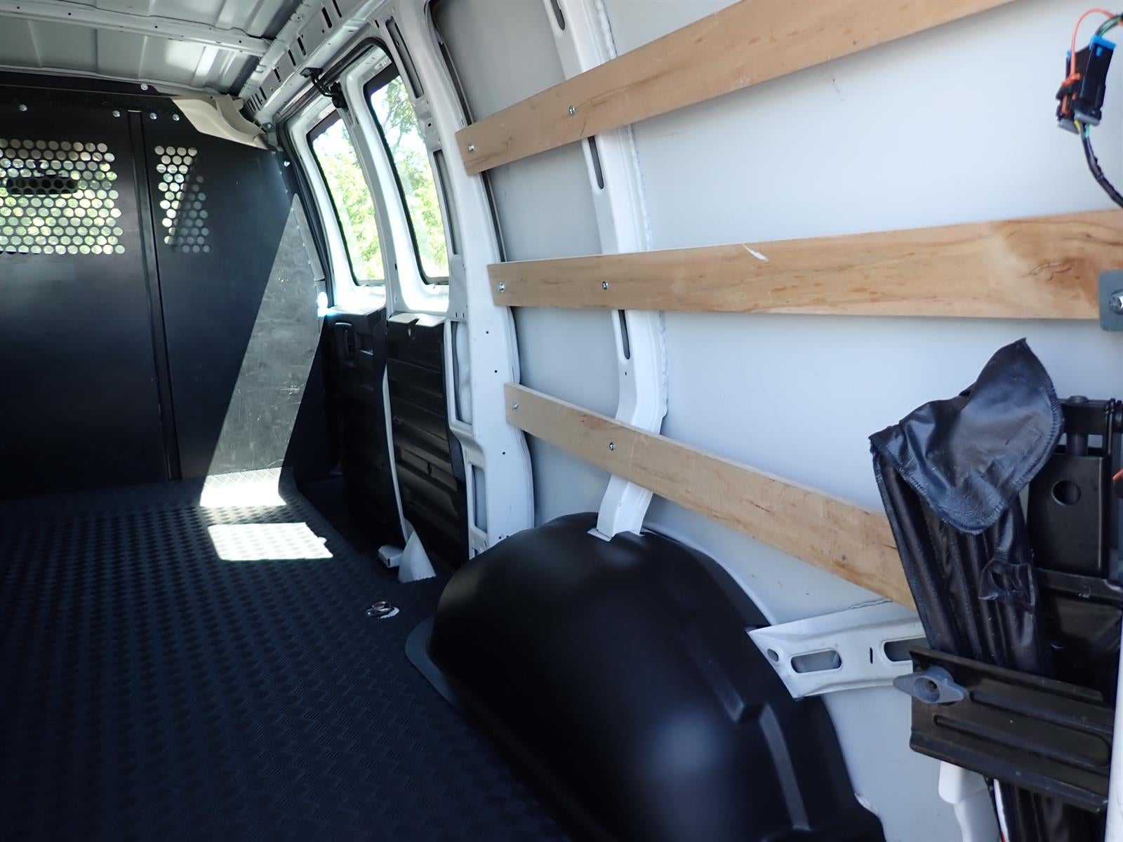 2024 GMC Savana Cargo 2500 Work Van