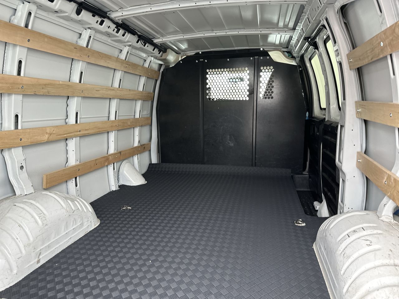 2024 GMC Savana Cargo 2500 Work Van