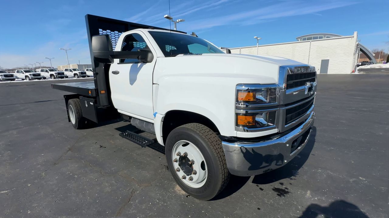 2023 Chevrolet Silverado 5500 HD Work Truck