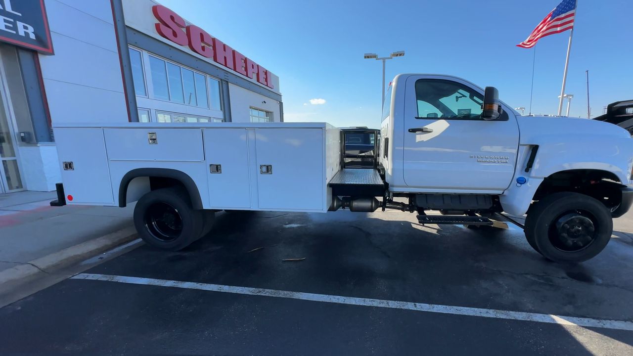 2024 Chevrolet Silverado 5500 HD Work Truck
