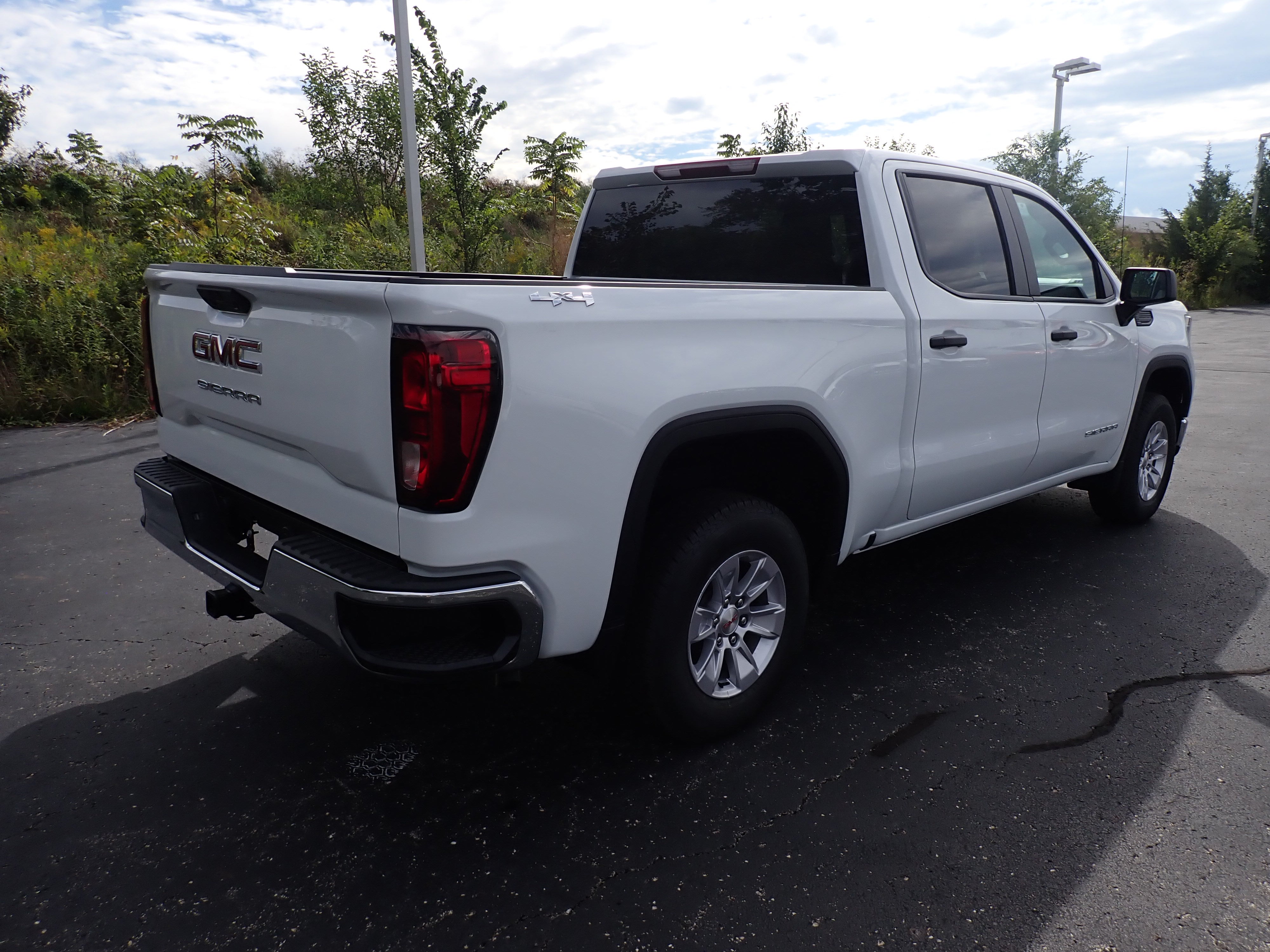 2026 GMC Sierra 1500 Pro - Photo 10