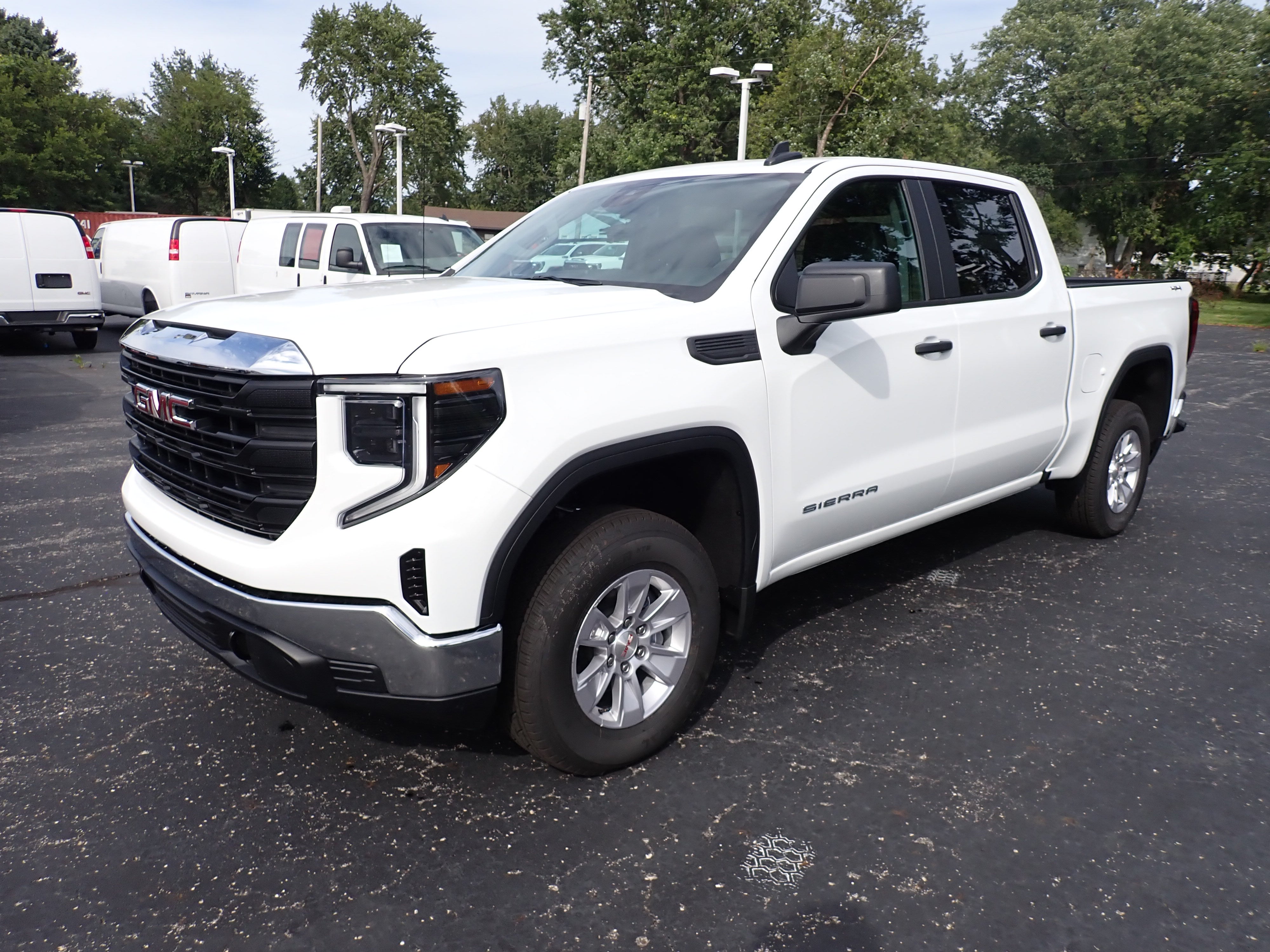 2026 GMC Sierra 1500 Pro - Photo 4