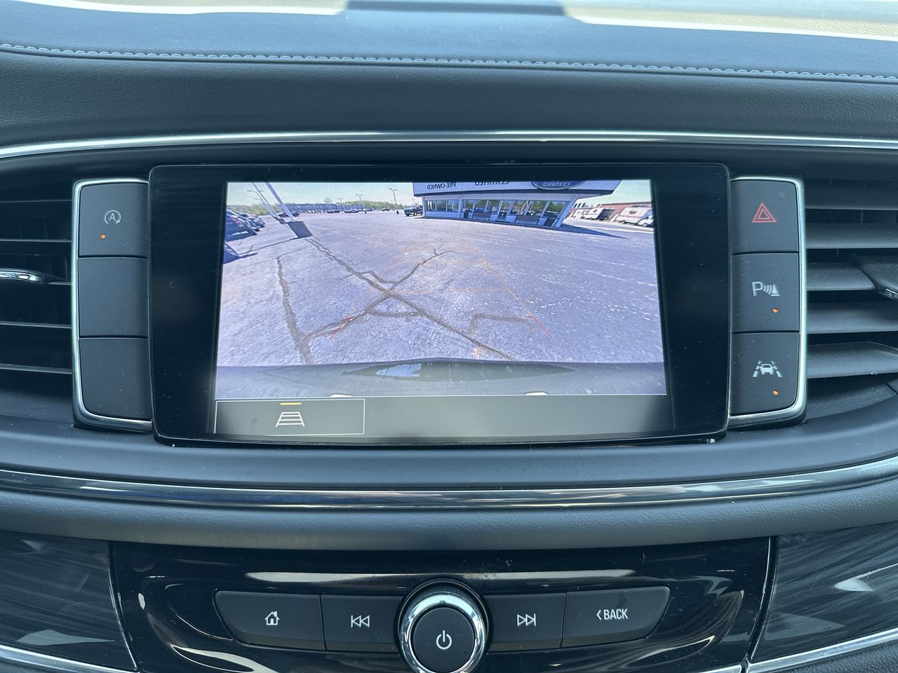 2022 Buick Enclave Essence