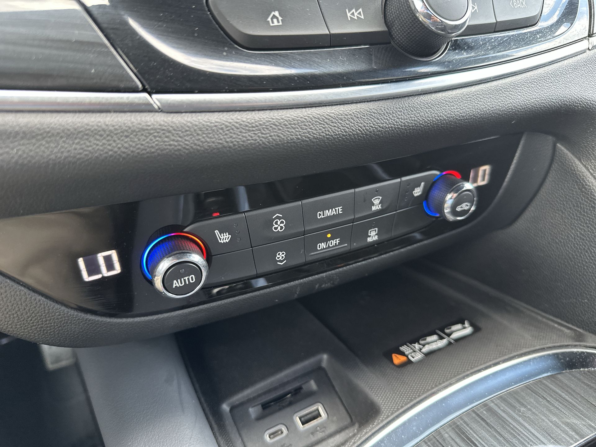 2023 Buick Enclave Essence