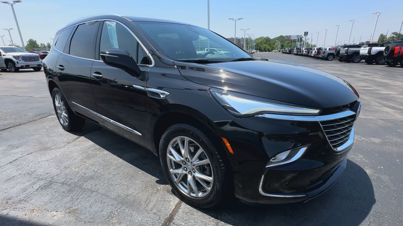 2023 Buick Enclave Essence