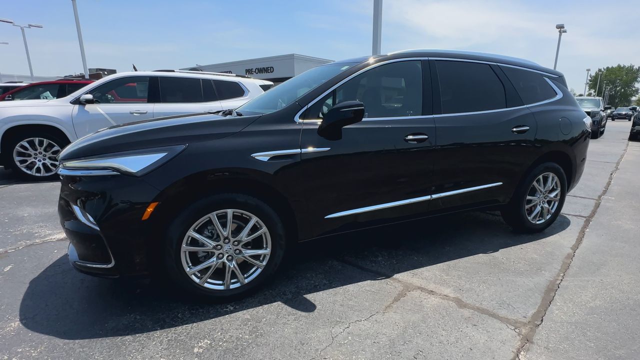 2023 Buick Enclave Essence