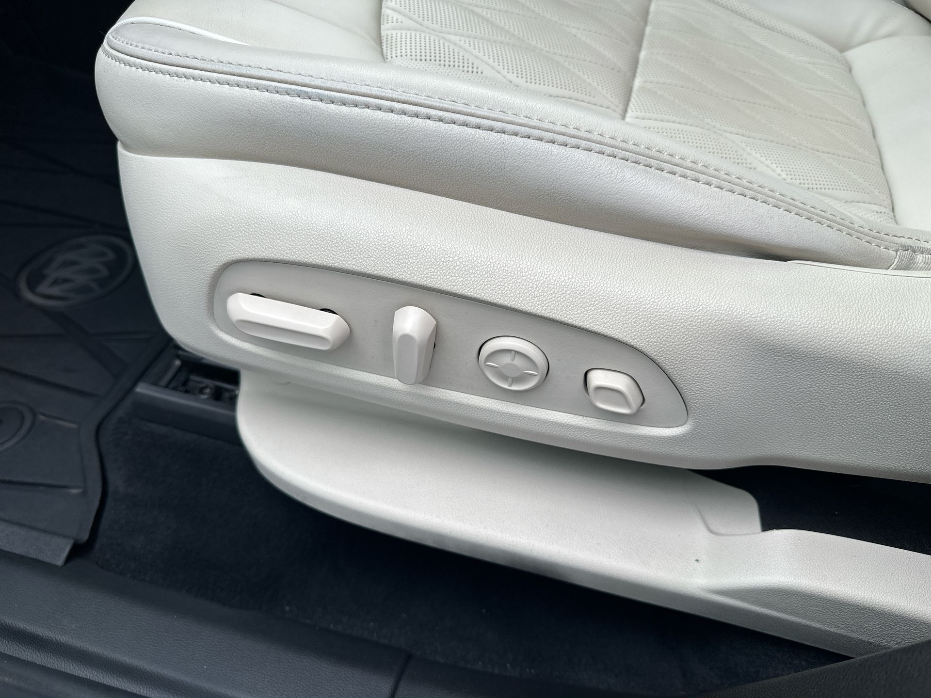 2022 Buick Enclave Avenir