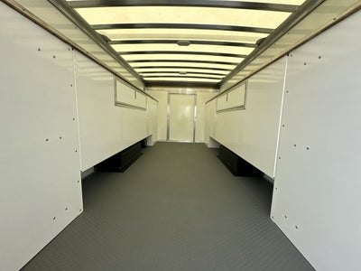 2025 GMC Savana Cutaway 3500 1WT