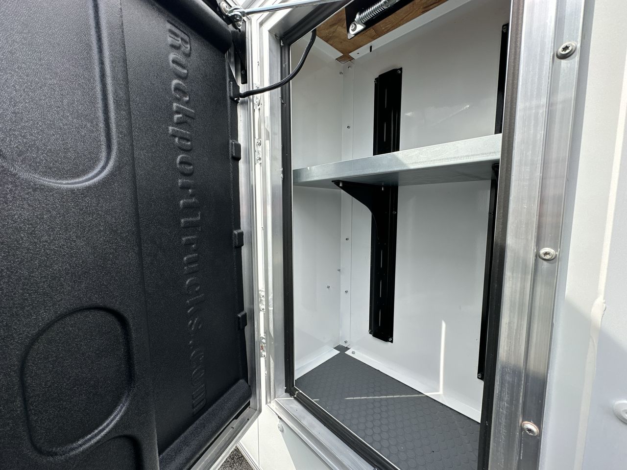 2025 GMC Savana Cutaway 3500 1WT