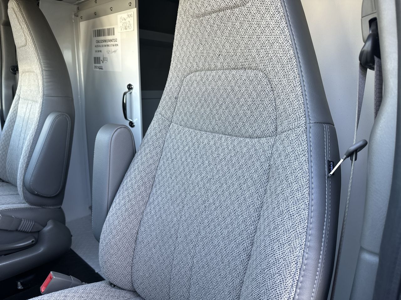 2025 GMC Savana Cutaway 3500 1WT