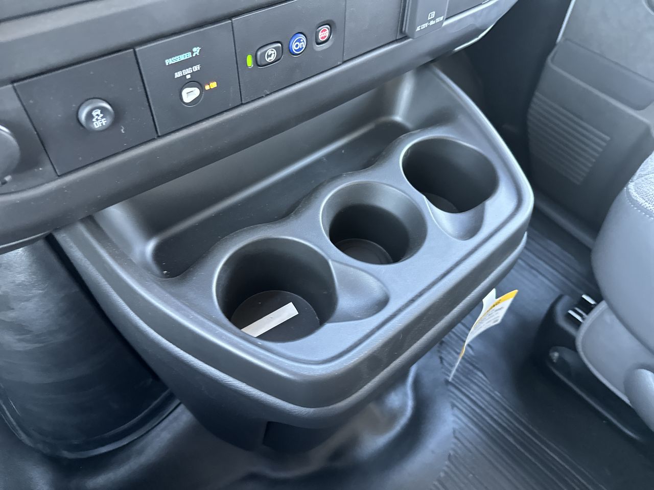 2025 GMC Savana Cutaway 3500 1WT