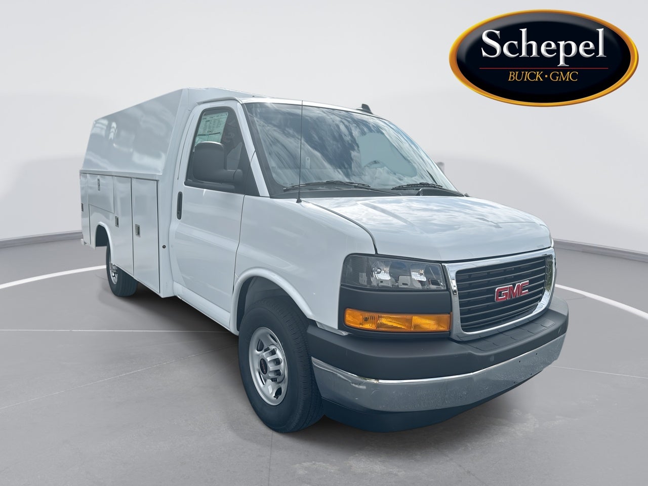 2025 GMC Savana Cutaway 3500 1WT