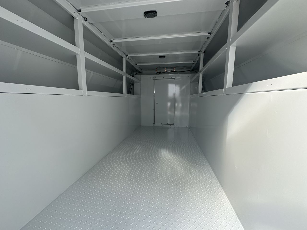 2025 GMC Savana Cutaway 3500 1WT