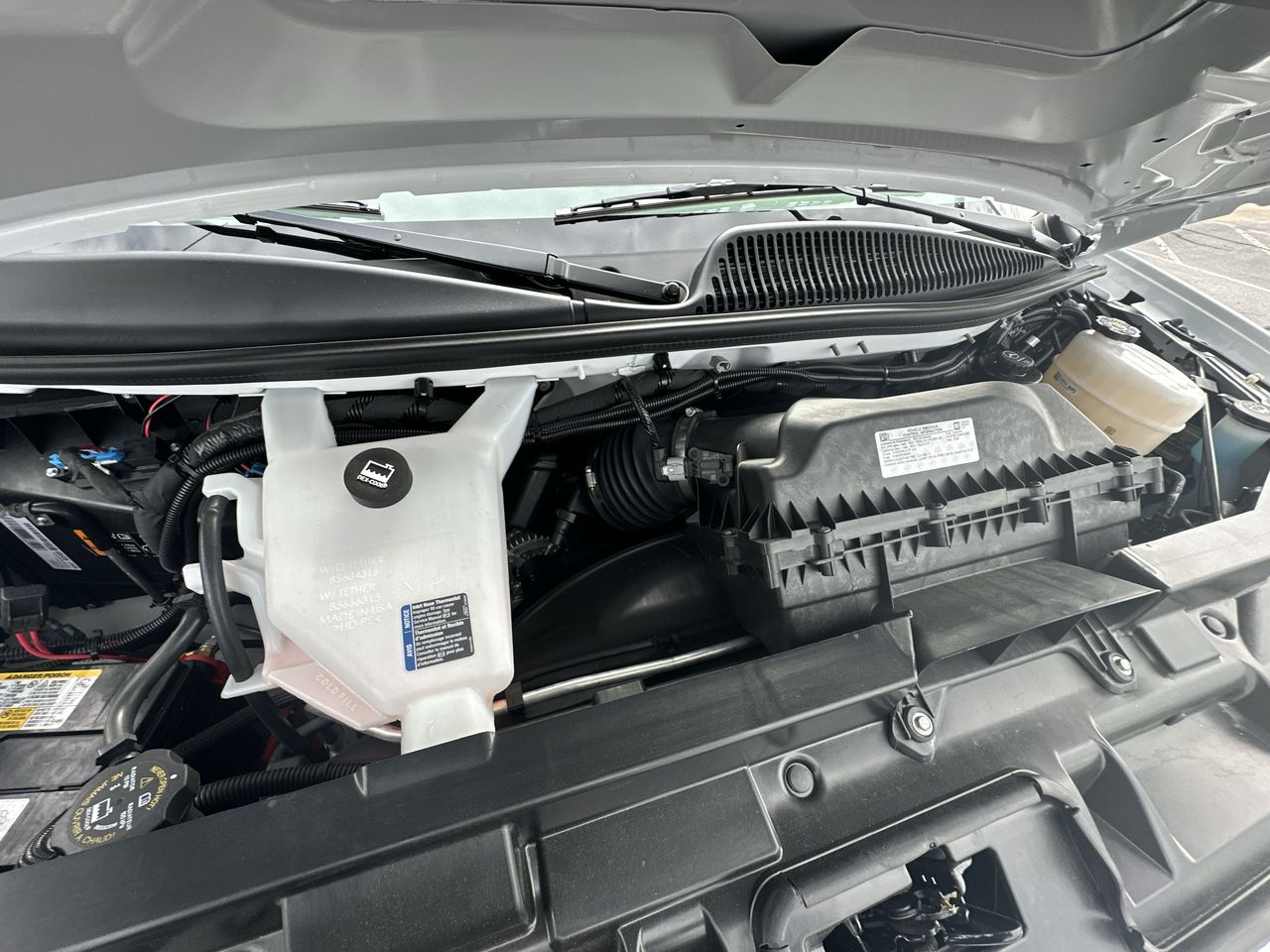 2025 GMC Savana Cutaway 3500 1WT