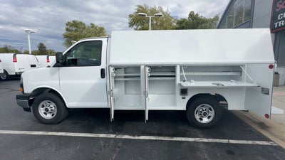 2025 GMC Savana Cutaway 3500 1WT