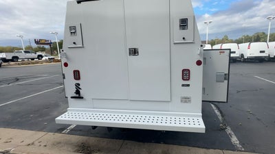 2025 GMC Savana Cutaway 3500 1WT