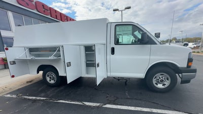 2025 GMC Savana Cutaway 3500 1WT