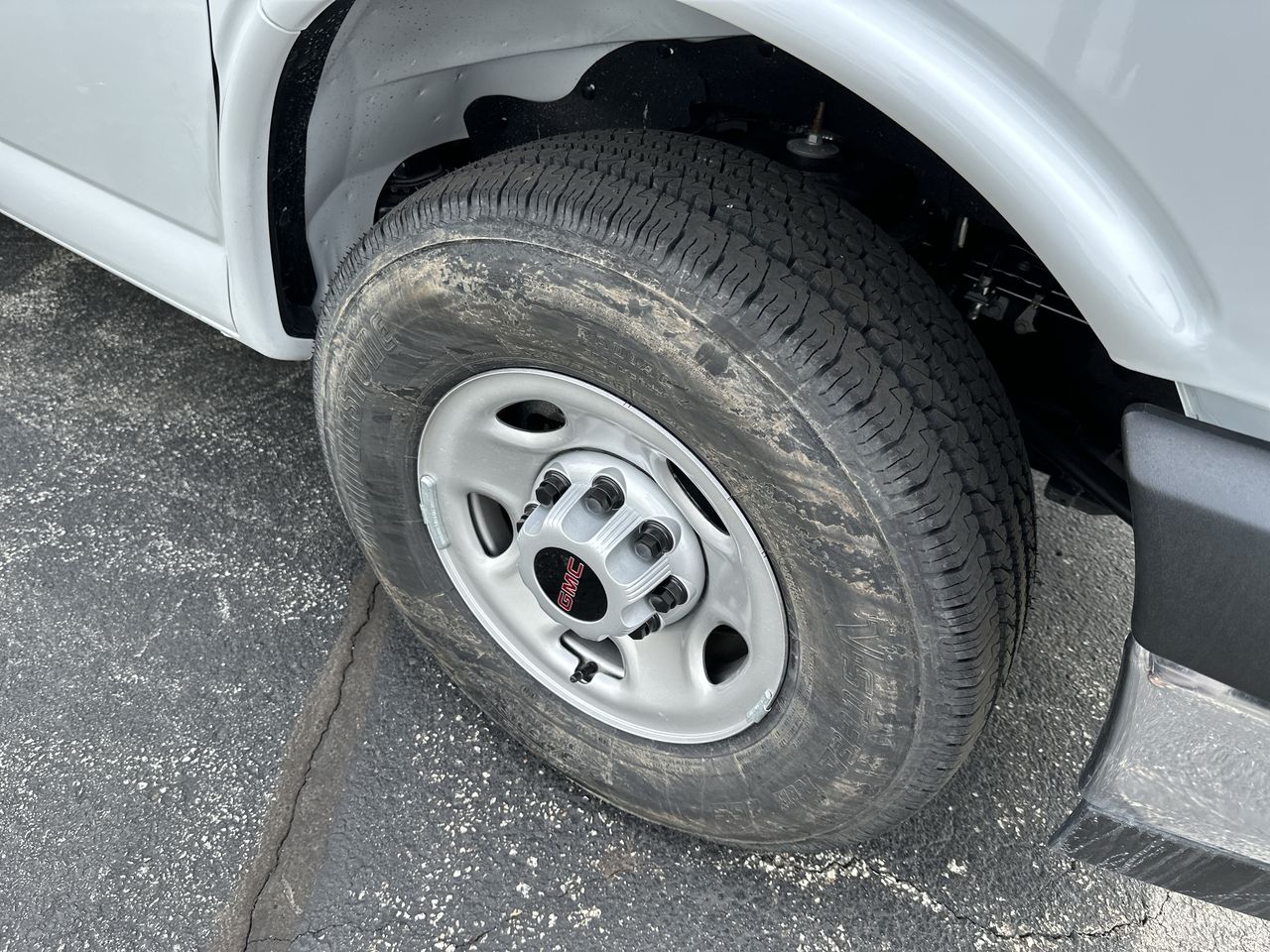 2025 GMC Savana Cutaway 3500 1WT