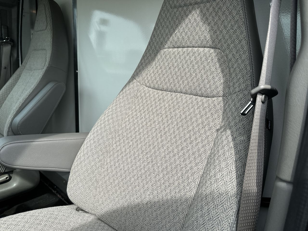 2025 GMC Savana Cutaway 3500 1WT