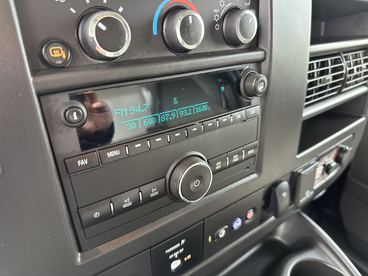 2025 GMC Savana Cutaway 3500 1WT