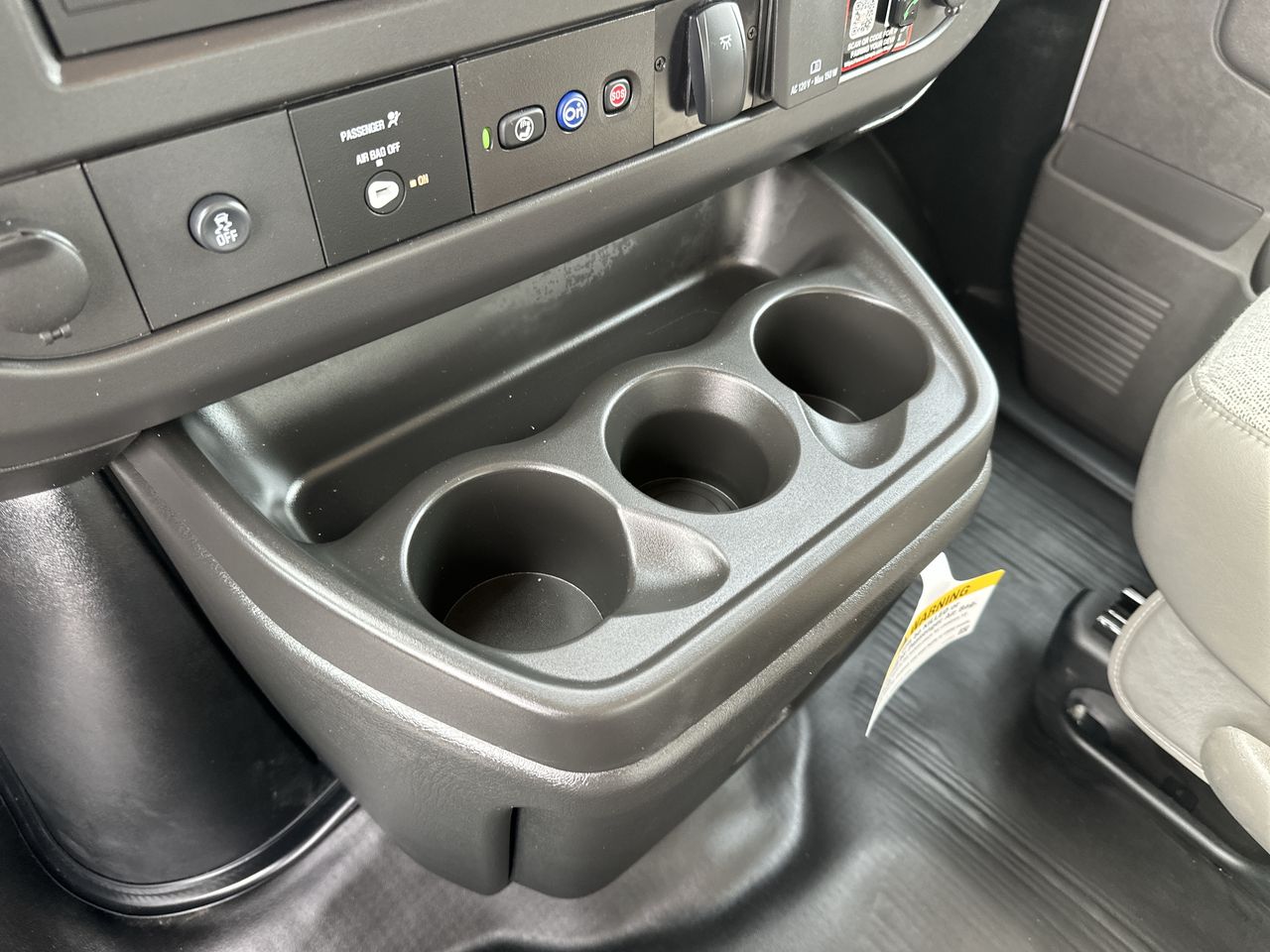 2025 GMC Savana Cutaway 3500 1WT