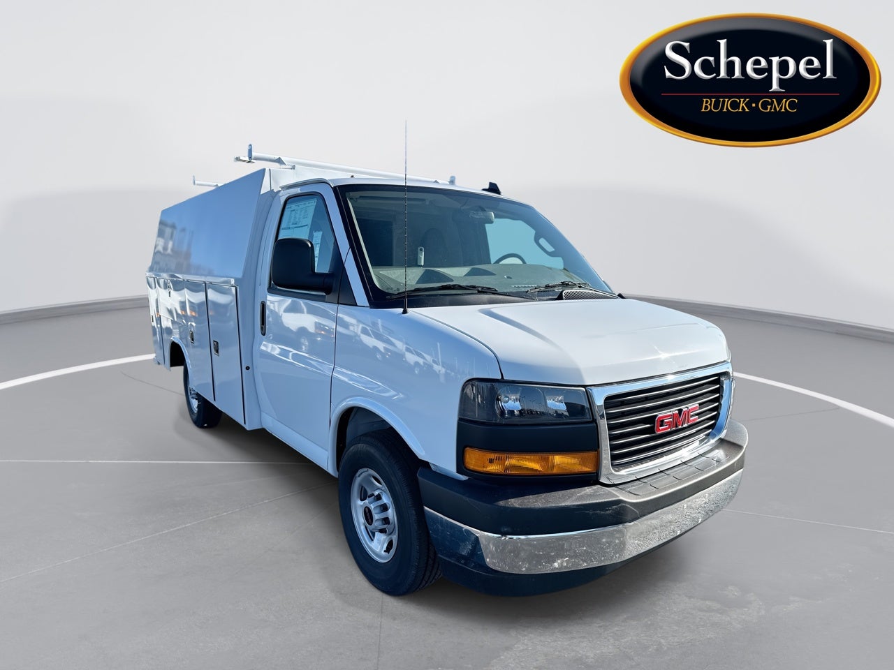 2025 GMC Savana Cutaway 3500 1WT