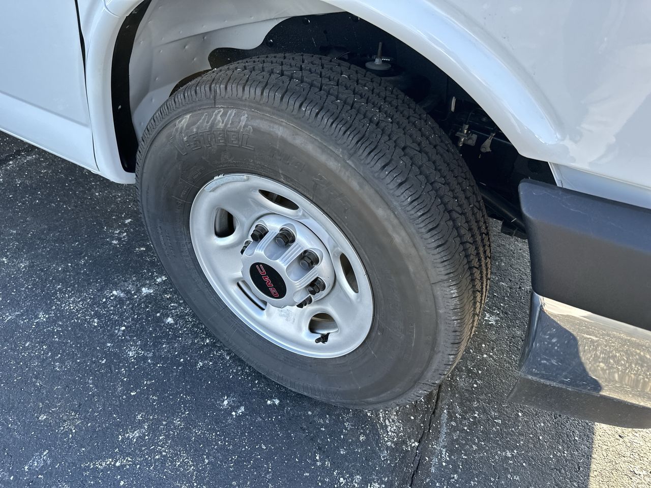 2025 GMC Savana Cutaway 3500 1WT