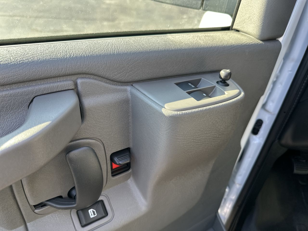 2025 GMC Savana Cutaway 3500 1WT