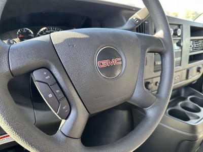 2025 GMC Savana Cutaway 3500 1WT