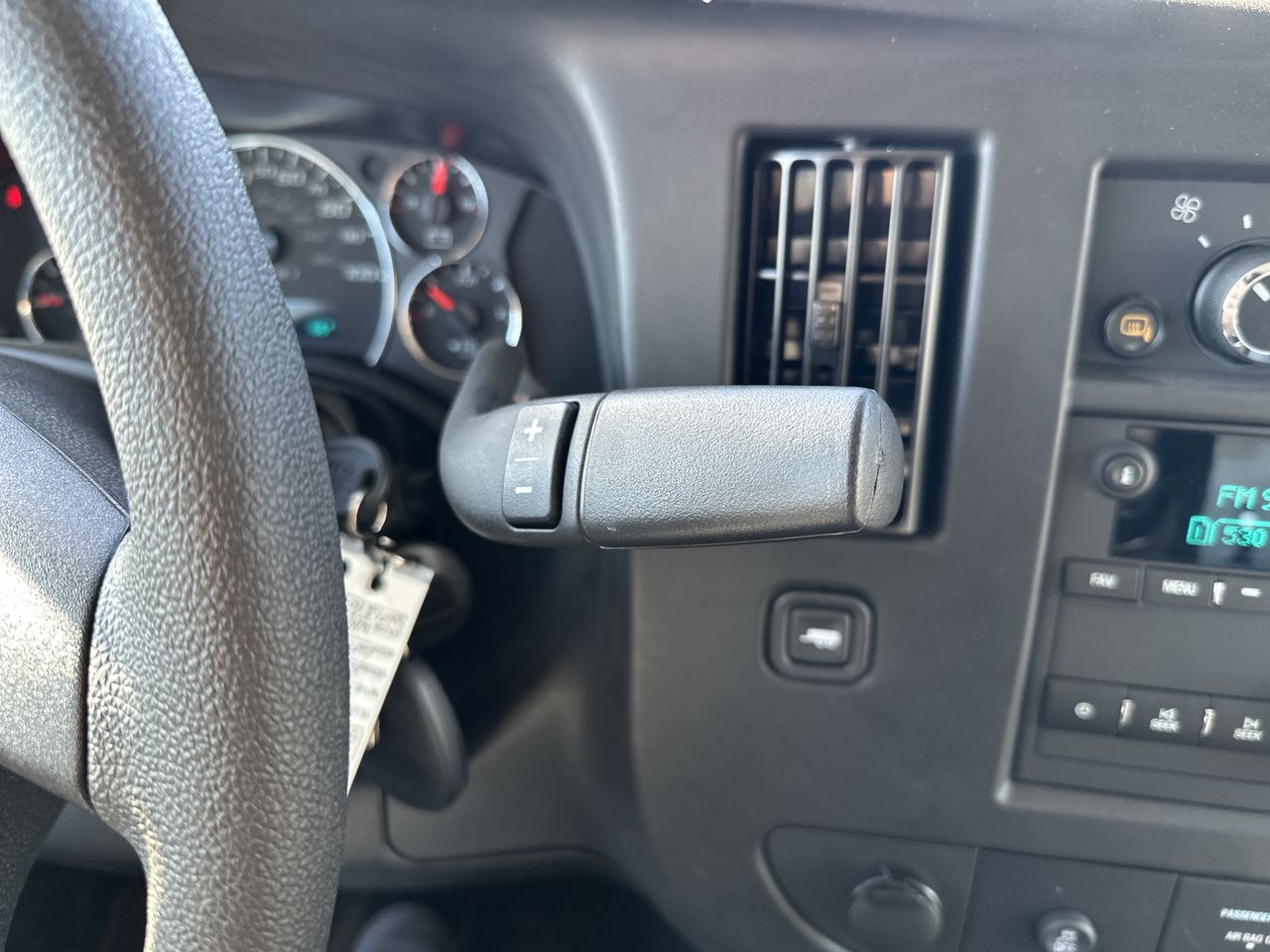 2025 GMC Savana Cutaway 3500 1WT