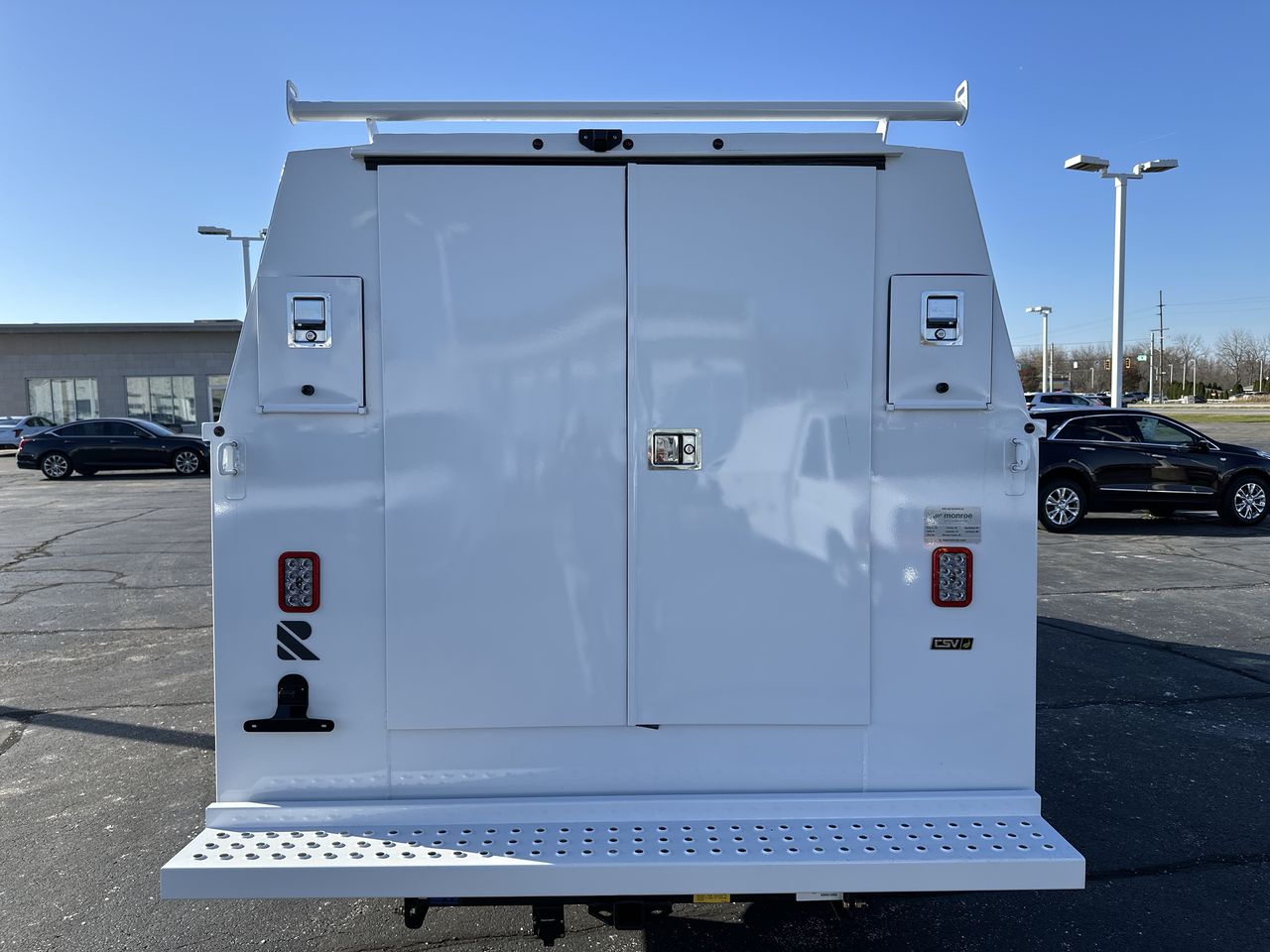 2025 GMC Savana Cutaway 3500 1WT