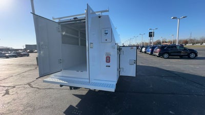 2025 GMC Savana Cutaway 3500 1WT