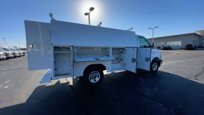 2025 GMC Savana Cutaway 3500 1WT