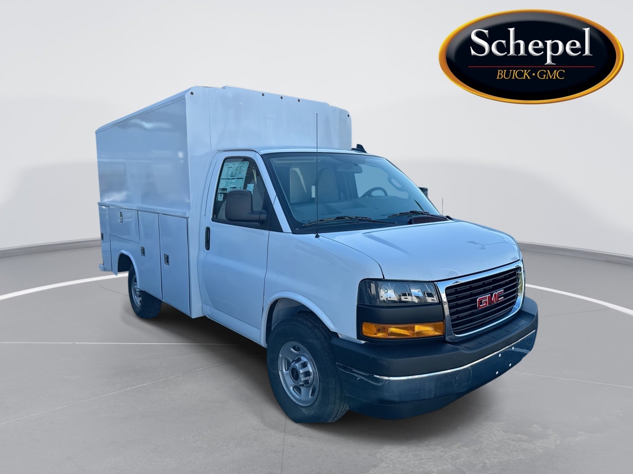 2025 GMC Savana Cutaway 3500 1WT