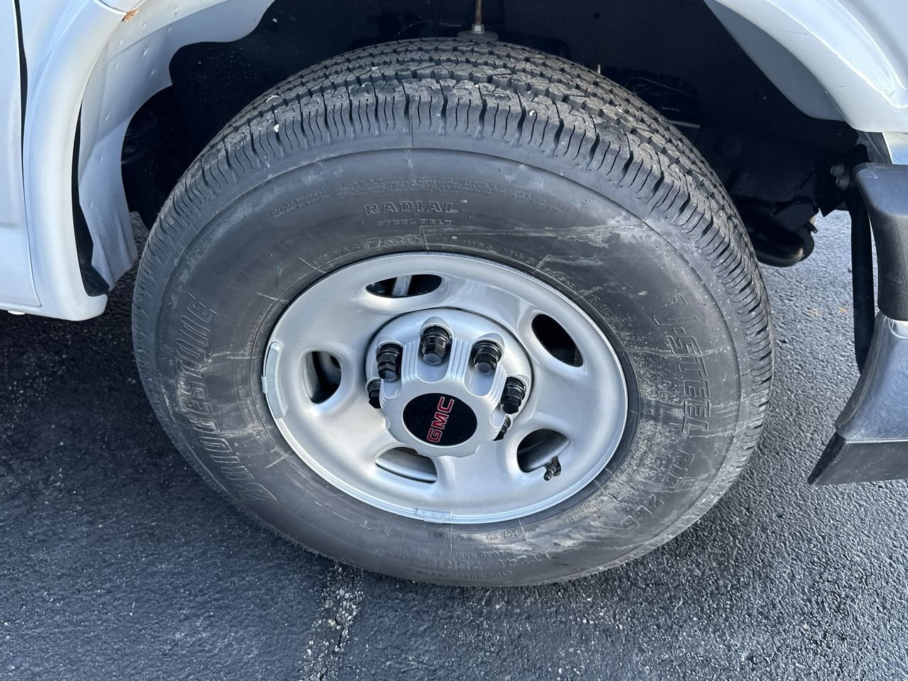 2025 GMC Savana Cutaway 3500 1WT