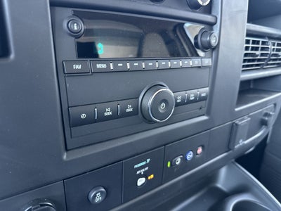 2025 GMC Savana Cutaway 3500 1WT